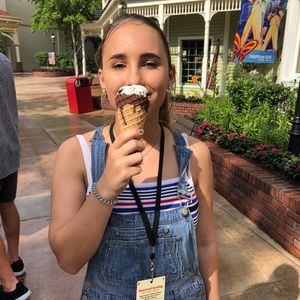 Meet your Posher, Madison